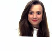 Buongiorno a tutti, sono Giulia una ragazza di 27 anni ed abito a Paderno Dugnano (Mi). Ho conseguito la laureata in Scienze dell'educazione e della Formazione a luglio 2023, ed a giugno del 2025 mi sono laureata alla Maaistrale in Scienze Pedagogiche. La